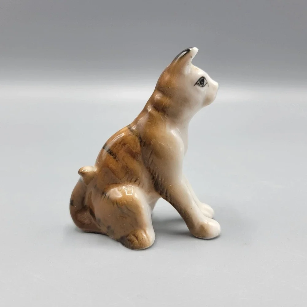 Vintage Ceramic Cat Kitten Figurine Home Shelf Decor 2.25